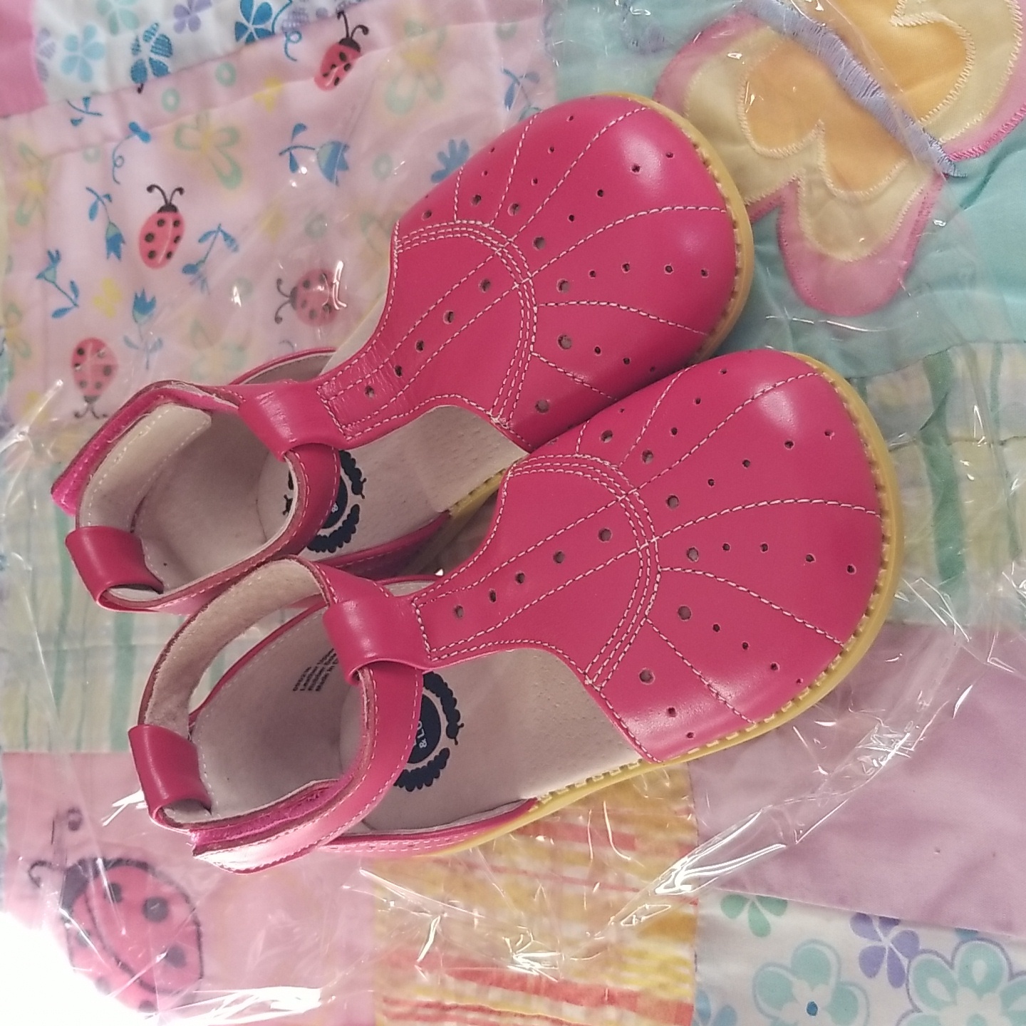Livie & Luca Hot Pink T-Strap Dress Shoes With Ankle Straps Size 9 Soft Leather